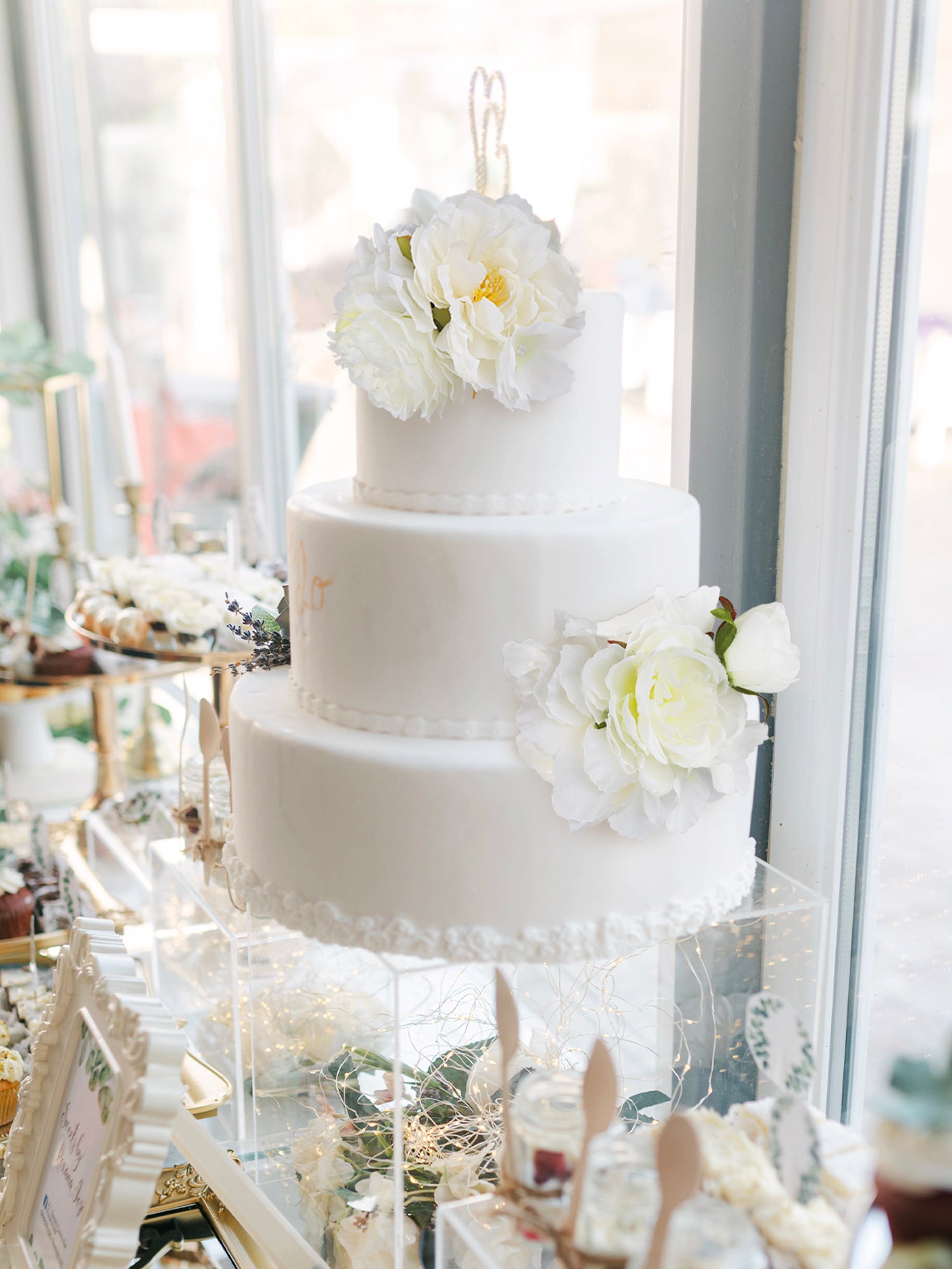 white wedding cake with lilies 2Pcs White Peony & Ranunculus Cake Flowers Set