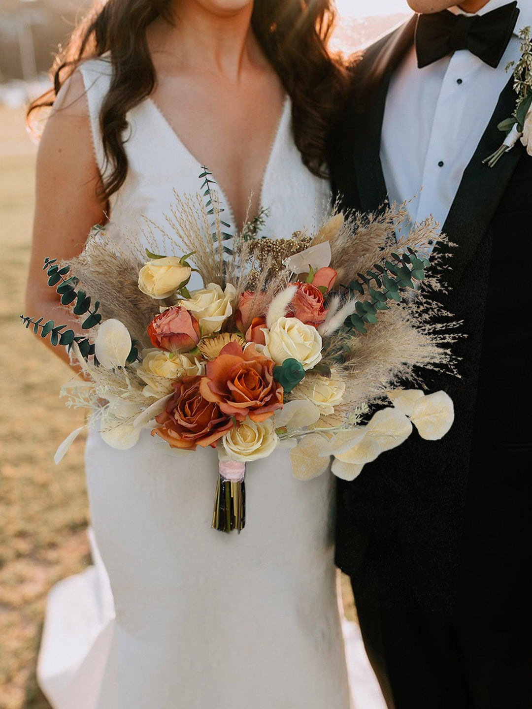 Why Are Dried Flowers Gaining Popularity in Weddings? - Rinlong Flower