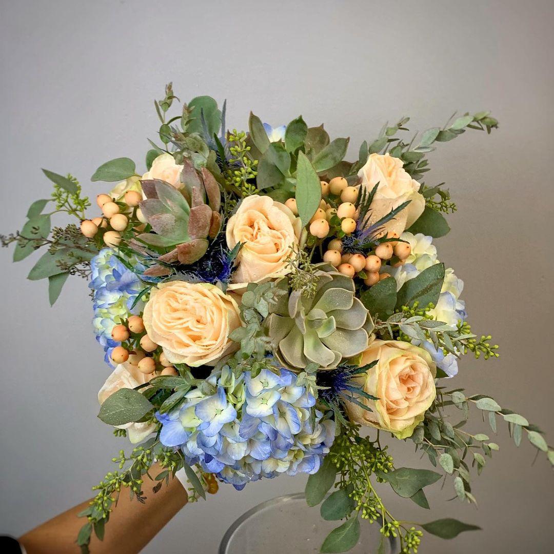 Why Are Succulents a Trendy Choice for Wedding Decor? - Rinlong Flower