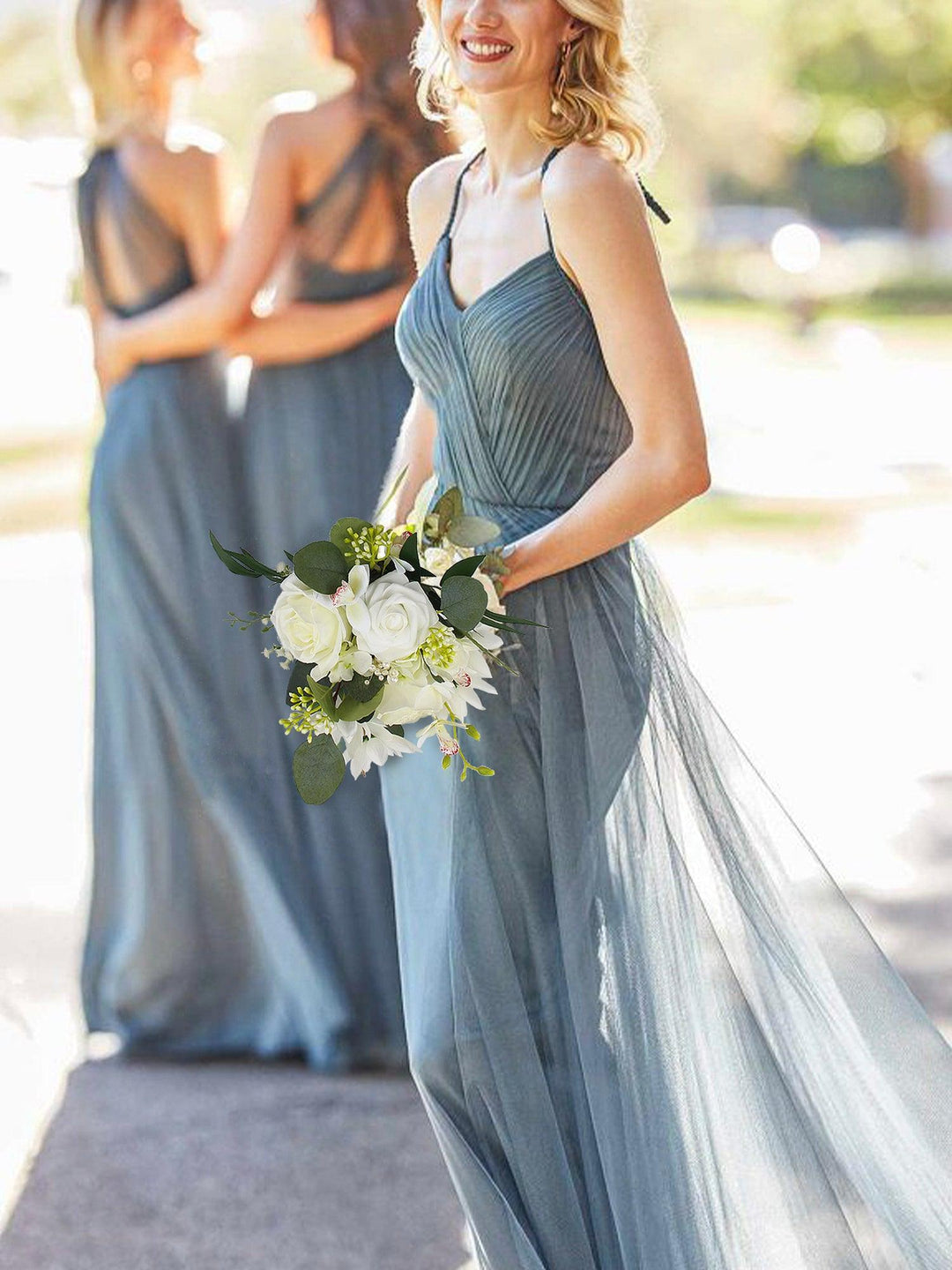 How to Match Bridesmaid Flowers with Your Wedding Theme?