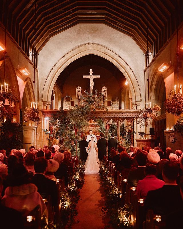 Festive Nuptials: How to Create the Perfect Christmas Wedding?