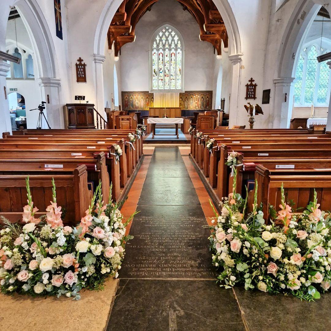 How to Choose Flowers for a Traditional Church Wedding?