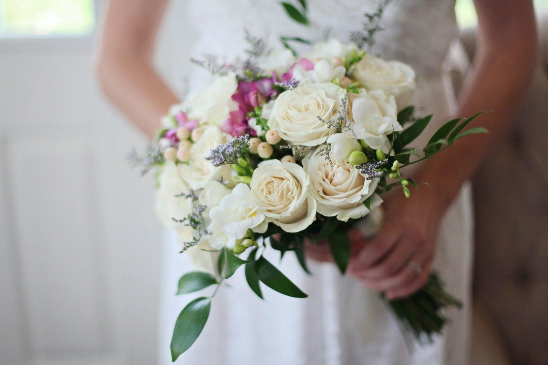 Why Artificial Flowers Are a Better Choice for Wedding Decorations - Rinlong Flower