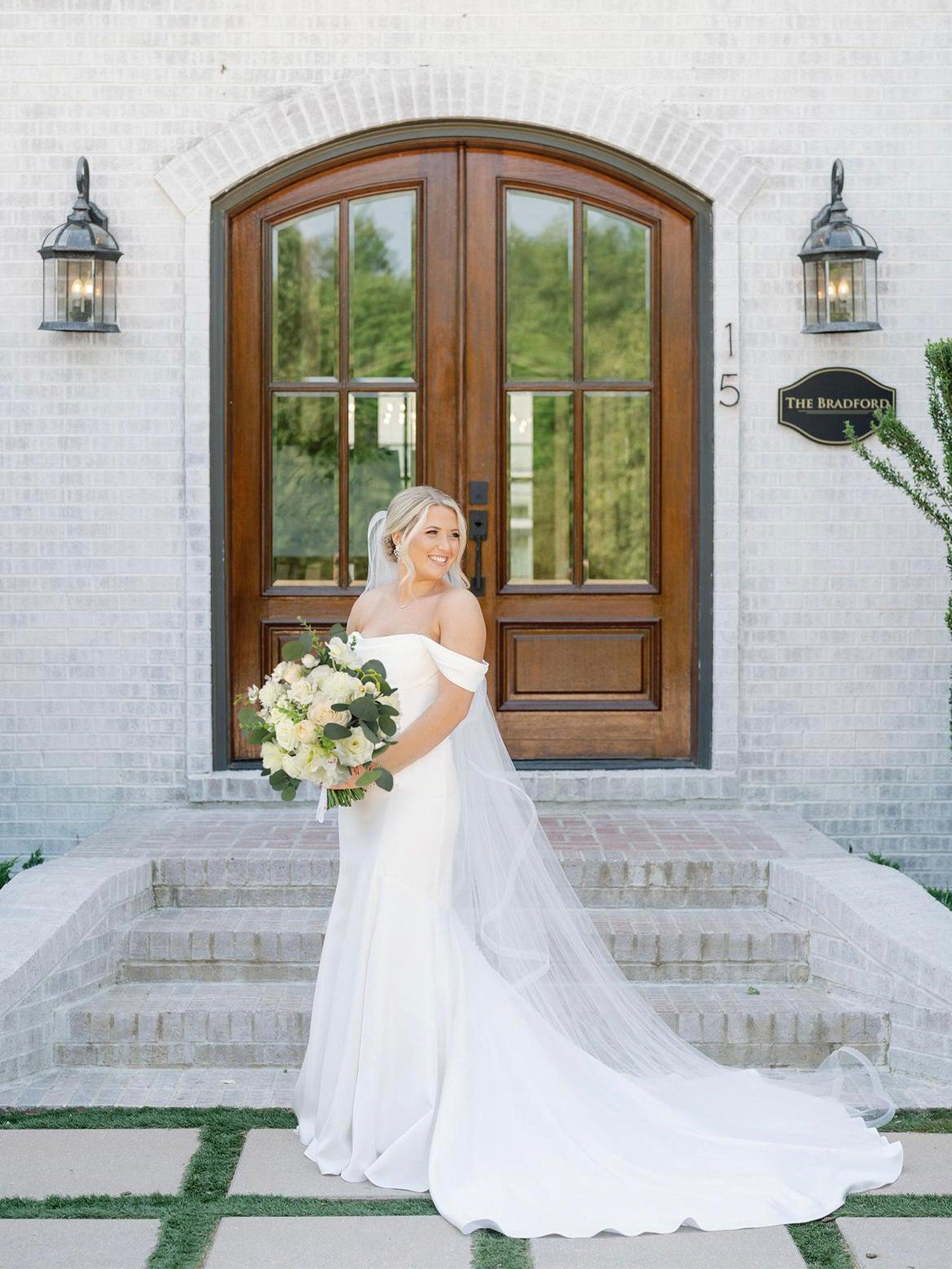 what color bouquet with ivory wedding dress Ivory and Champagne Rose Bridal Bouquet