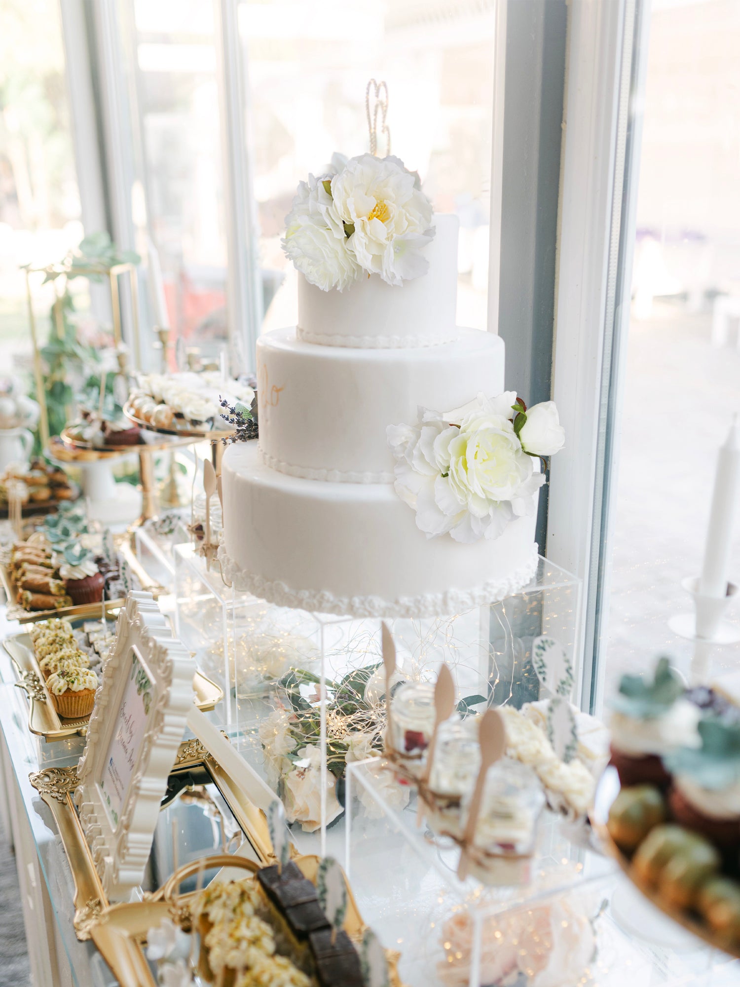 2Pcs White Peony & Ranunculus Cake Flowers Set