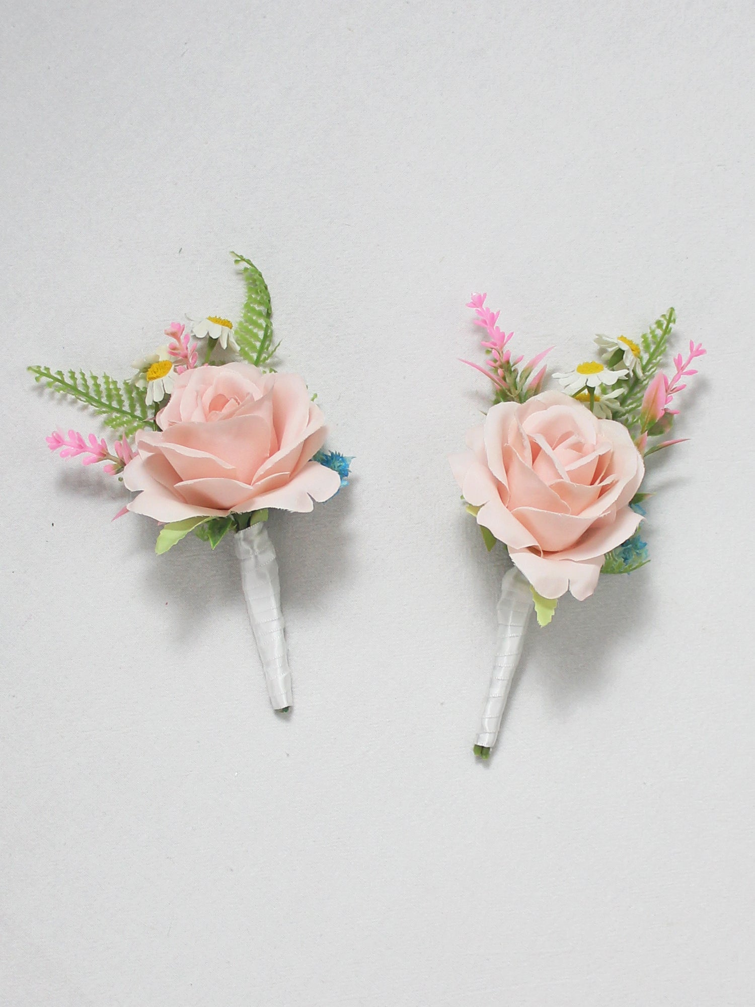 Boutonniere Light Pink